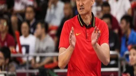 杜锋告别广东队帅位，有望继任郭士强执掌男篮教鞭2026年新帅